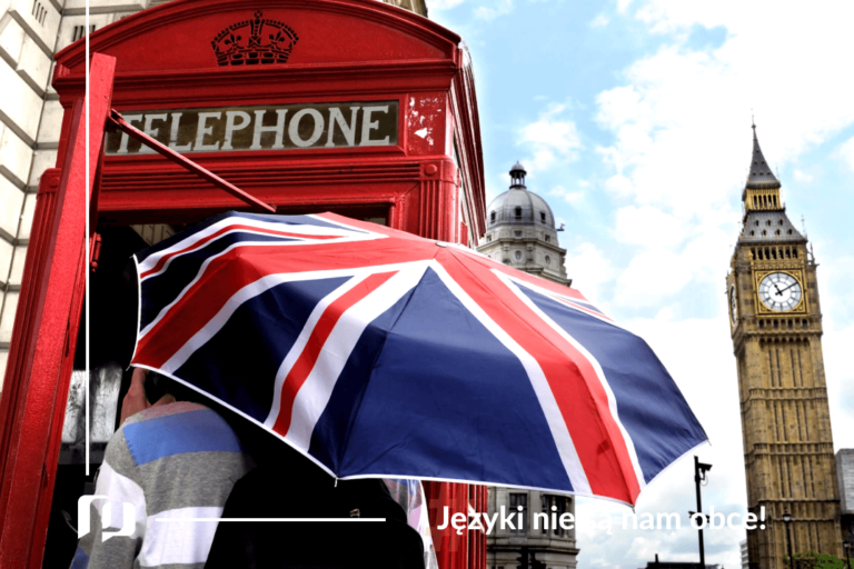 widok na Londyn w tle Big Ben czerwona budka telefoniczna na pierwszym planie ktoś stoi przed budka pod parasolka na ktorej jest wzór flagi brytyjskiej nauka czasów angielskich z książka angielski w tłumaczeniach od Preston Publishing