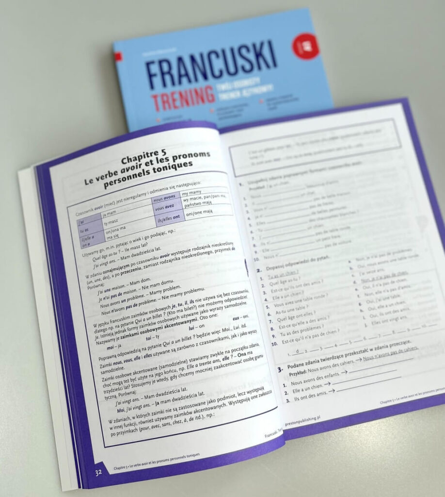 rozkładówka książki do nauki języka francuskiego Francuski Trening a1 od wydawnictwa Preston Publishing