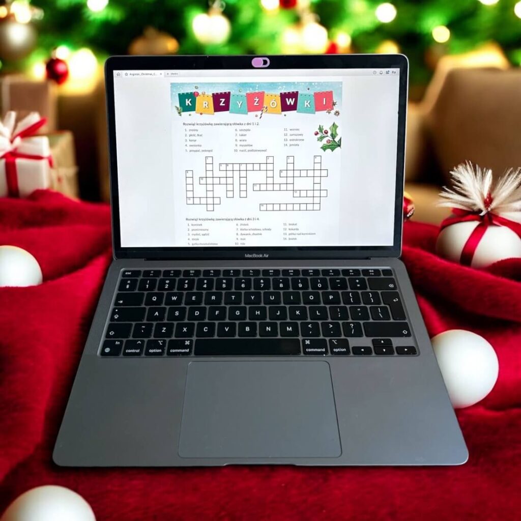 rozkładówka z krzyżówka z Angielskiego kalendarza adwentowego 24 dni nauki aż do swiaat od Preston Publishing