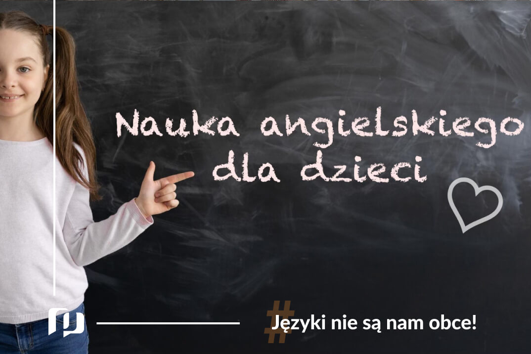 dziewczynka przy tablicy usmiecha sie i pokazuje na napis nauka angielskiego dla dzieci reston Publishing